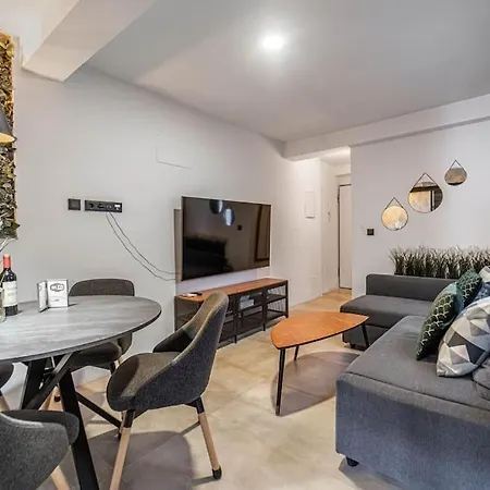 Casa Ana Bernal - Tcm Apartamento *